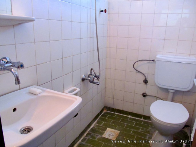 yavuz-pansiyon-altinkum-banyo yavuz-pansiyon-altinkum-banyo