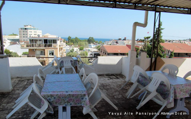 yavuz-pansiyon-altinkum-teras yavuz-pansiyon-altinkum-teras