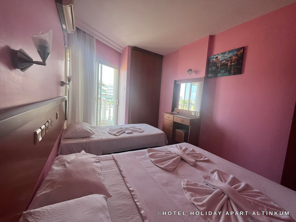 holiday apart otel altinkum