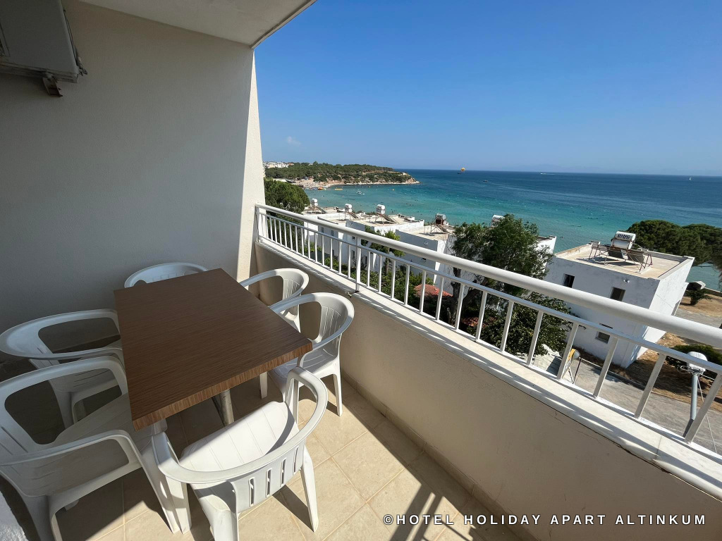 otel holiday apart altinkum